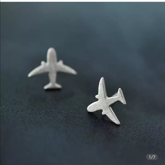 New! Airplane plane pilot wanderlust travel earrings studs. Matte silver - Picture 3 of 3